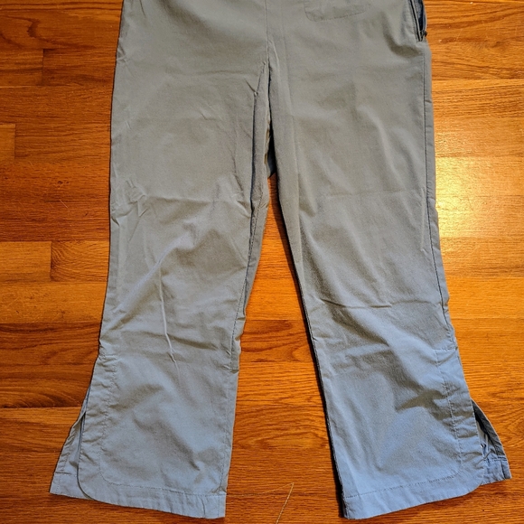 👟 🧗‍♀️🏌️‍♂️ Nike Dri-FIT capris light green 👟 🧗‍♀️🏌️‍♂️ - Picture 4 of 5